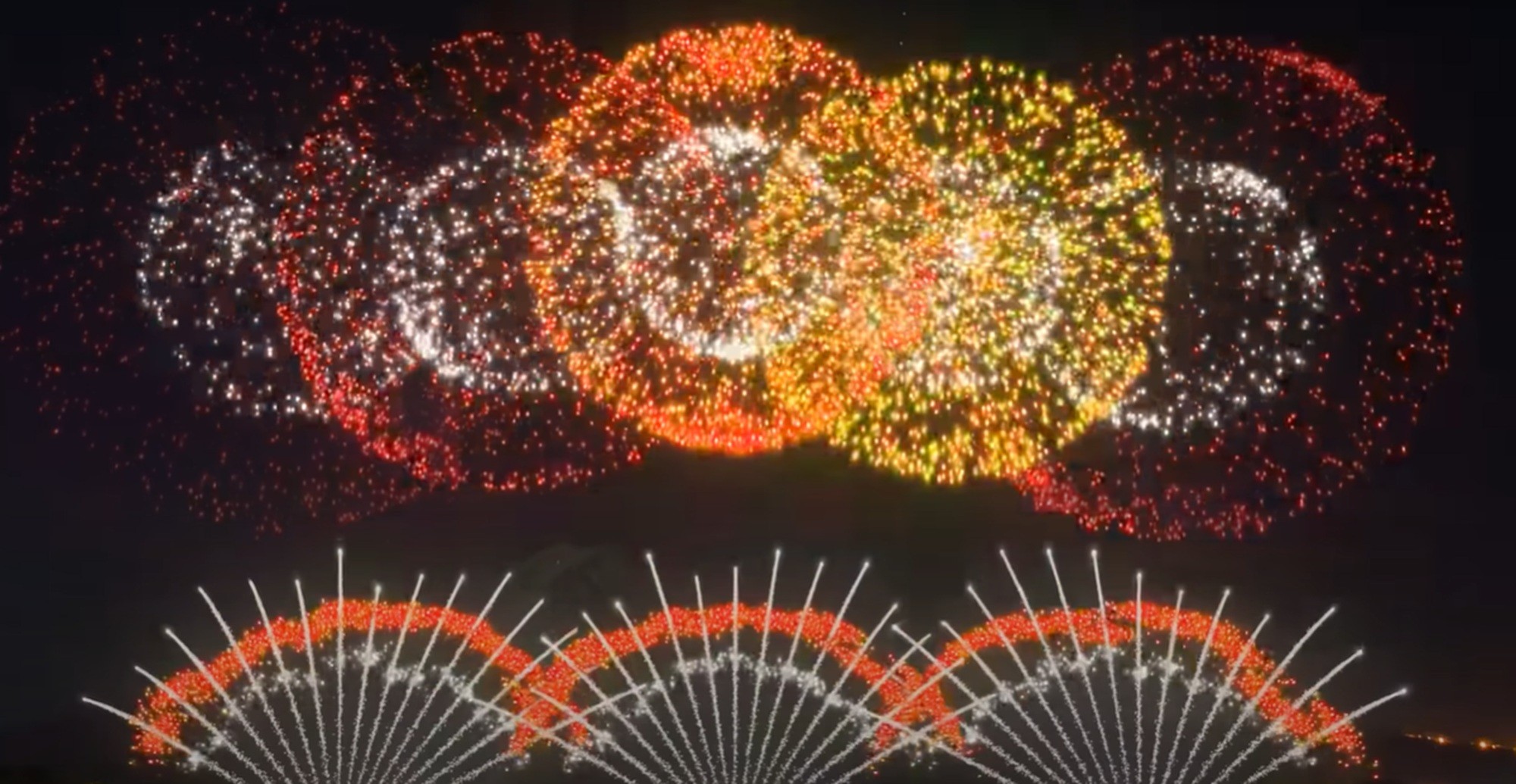 É #FAKE que vídeo mostre queima de fogos de artifício no Japão; trata-se de uma simulação de computador publicada em 2014