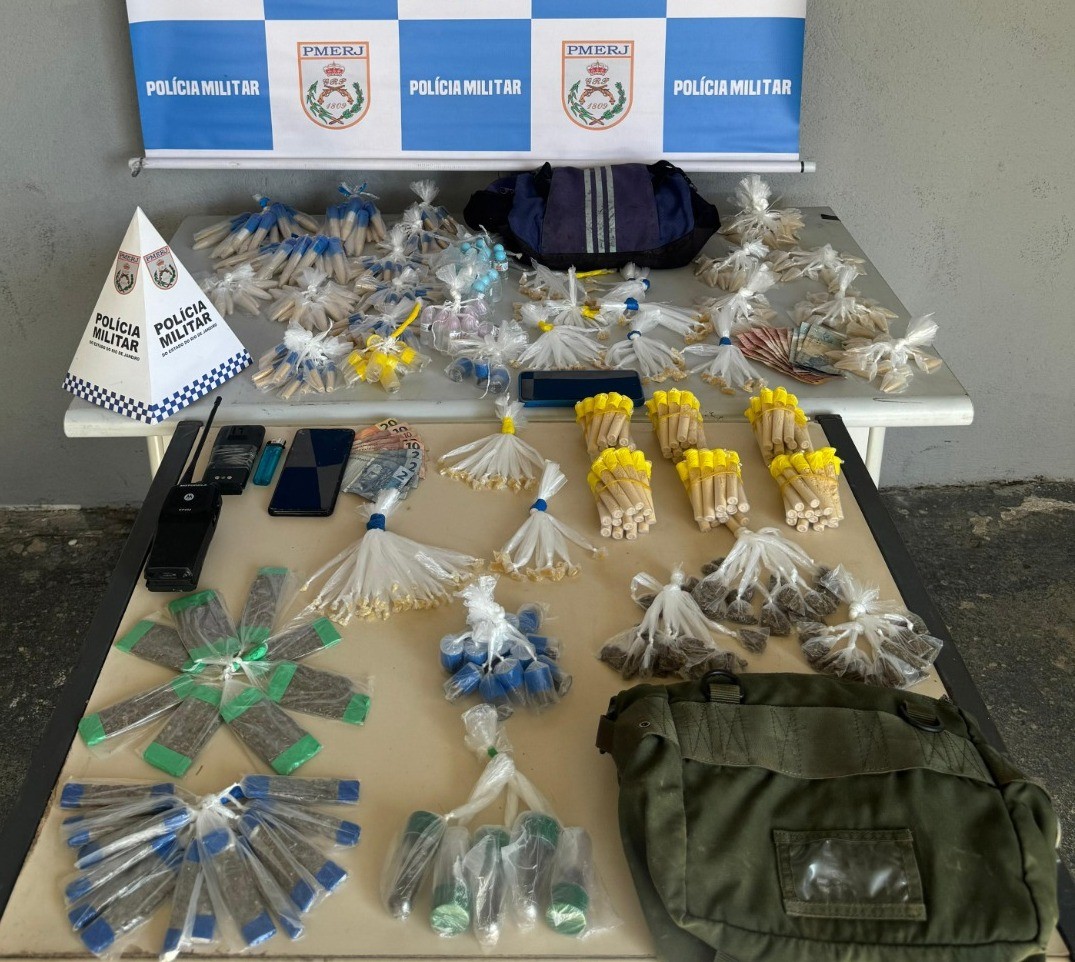 Dois jovens são presos com grande quantidade de drogas em Volta Redonda