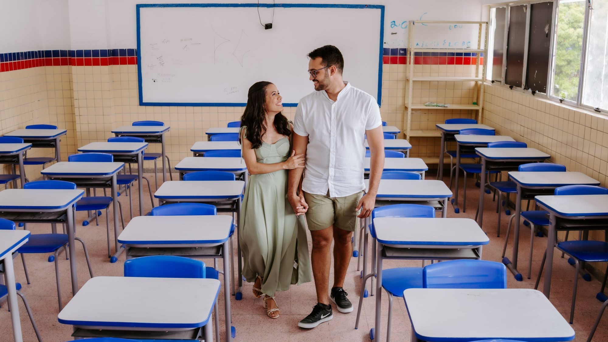 Noivos fazem ensaio de pré-casamento em escola pública no Recife: ‘Foi uma nostalgia'
