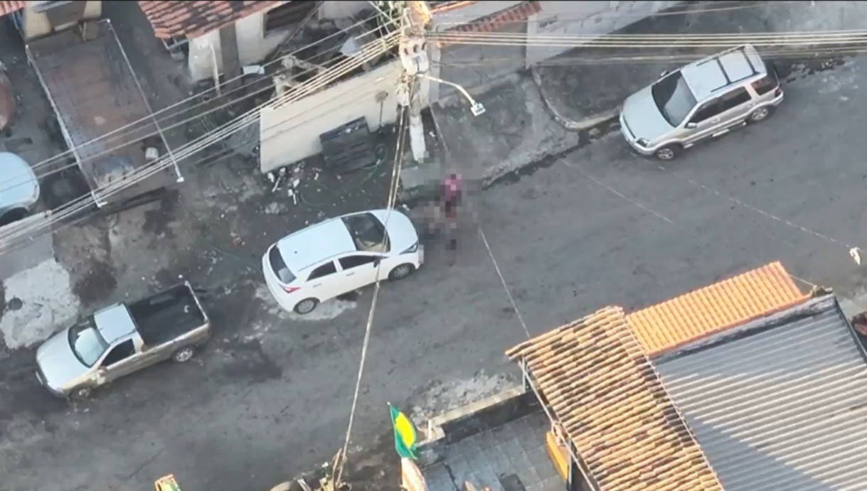 Homem é preso e dois adolescentes apreendidos por suspeita de tráfico de drogas em Barra Mansa