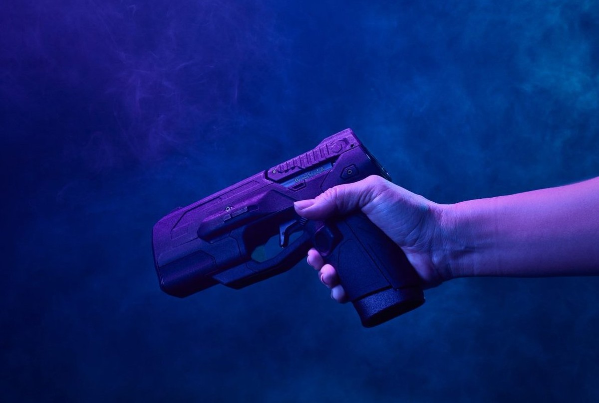 Smart weapons: manufacturer promises gun that only fires after identifying shooter