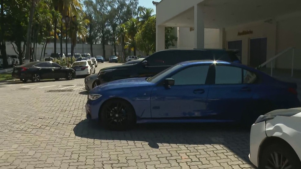 Carros de luxos apreendidos na operação 'Sorte Grande' — Foto: Reprodução/TV Globo