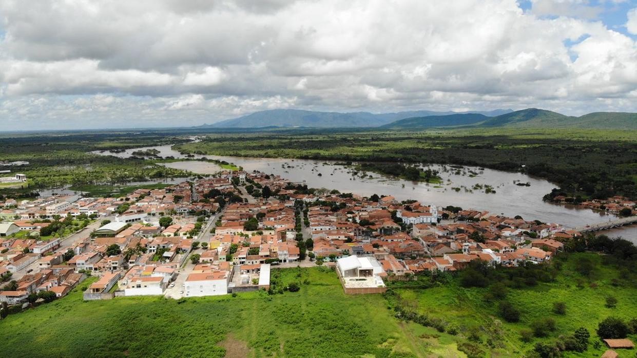 Funcionário de Prefeitura é investigado por supostas mensagens íntimas enviadas a menina de 12 anos 