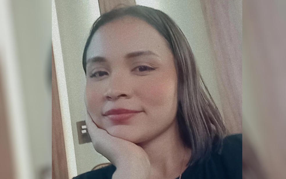 Eline Ester, de 21 anos, morreu após extrair os dentes sisos em Jataí — Foto: Arquivo Pessoal/Pedro Lucas