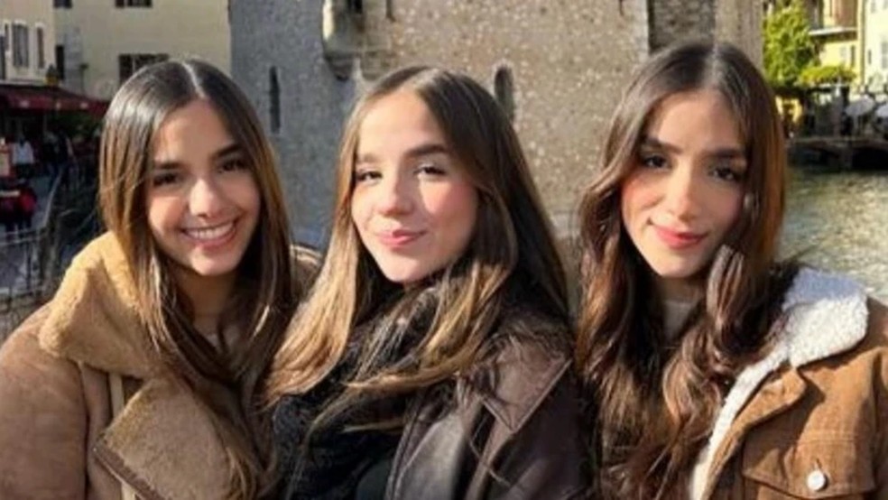 As trigêmeas Isabella, Sofía e Ana María (da esq. para a dir.) eram inseparáveis, segundo familiares — Foto: CRÉDITO, @JSAAVEDRA55 NO INSTAGRAM