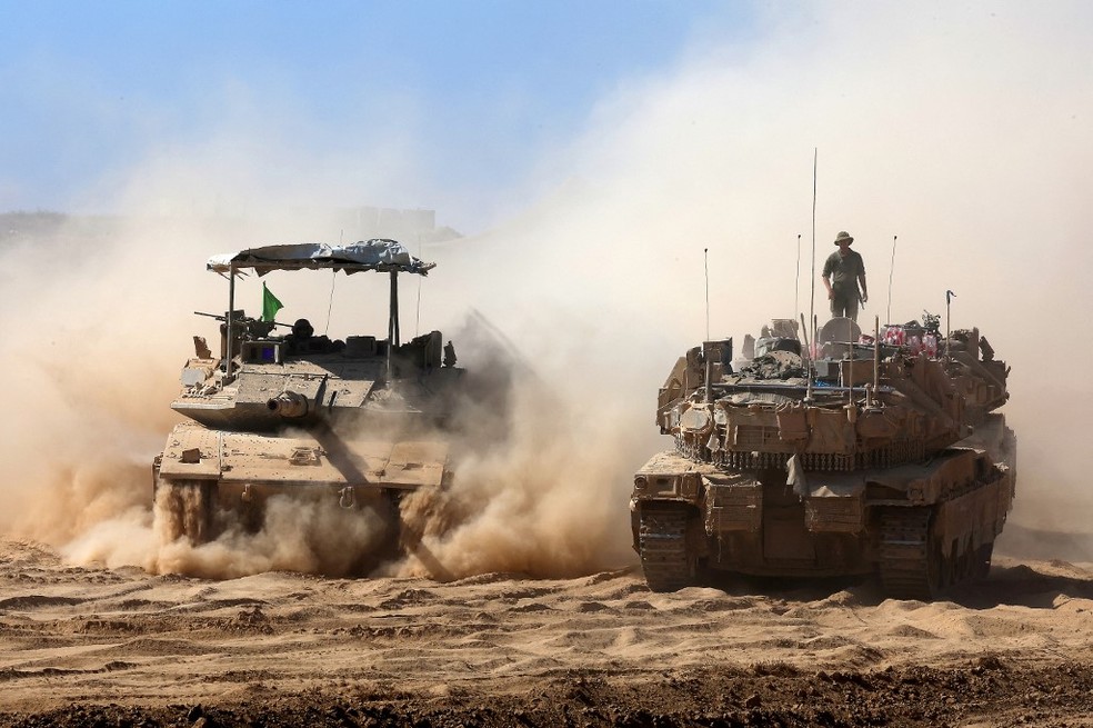 Tropas de Israel na fronteira com Gaza — Foto: Jack GUEZ / AFP