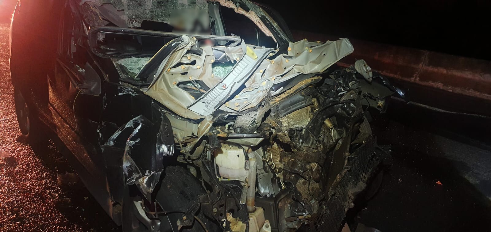 Motorista de carro morre ao bater na traseira de carreta na BR-050