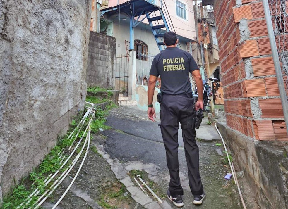 PF cumpre mandado da Operação Falso Egidio em Niterói — Foto: Reprodução