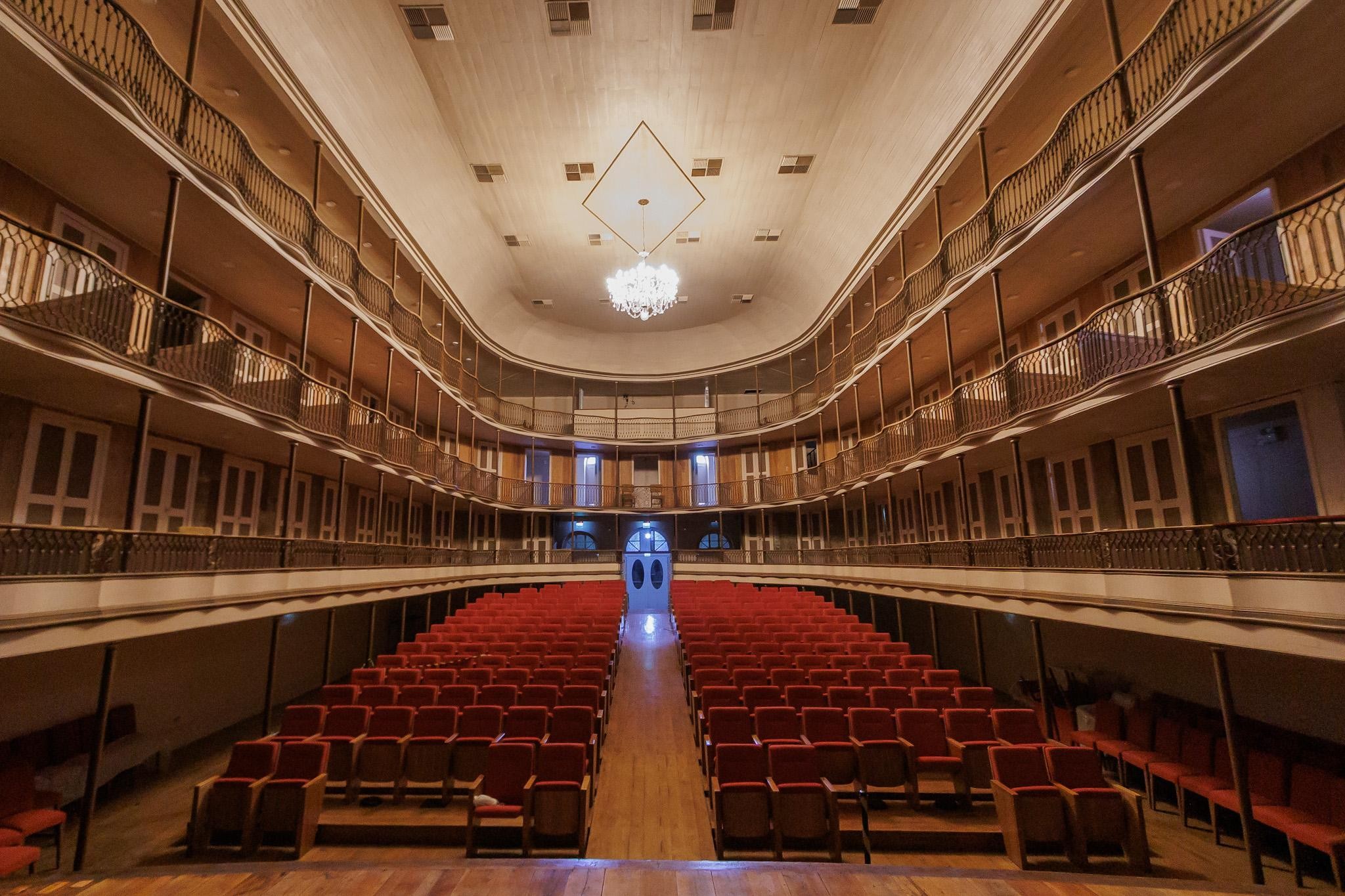 Teatro mais antigo do RS reabre após 16 anos de reformas