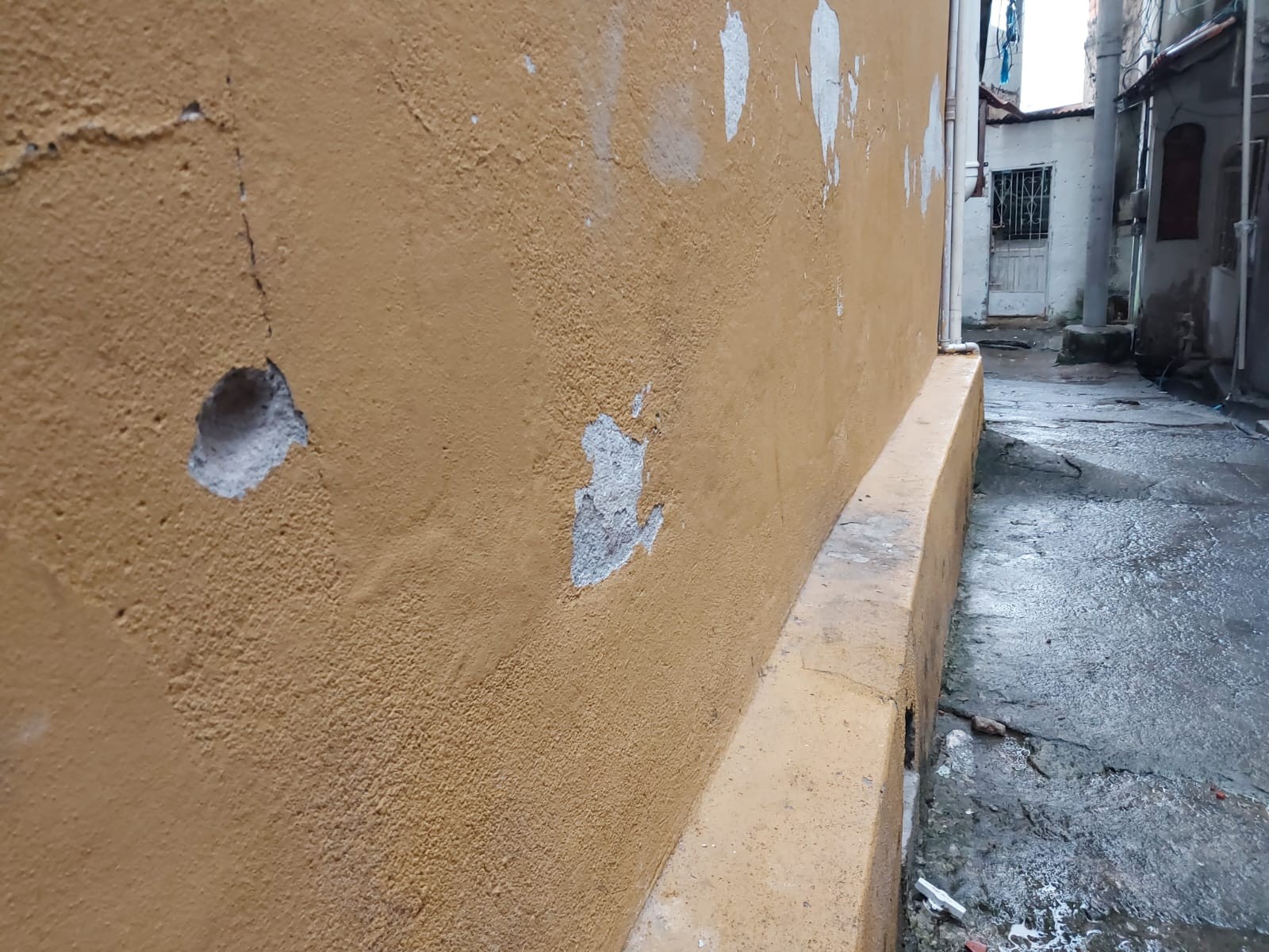 Criança, adolescente e dois homens ficam feridos durante tiroteio em Vitória 