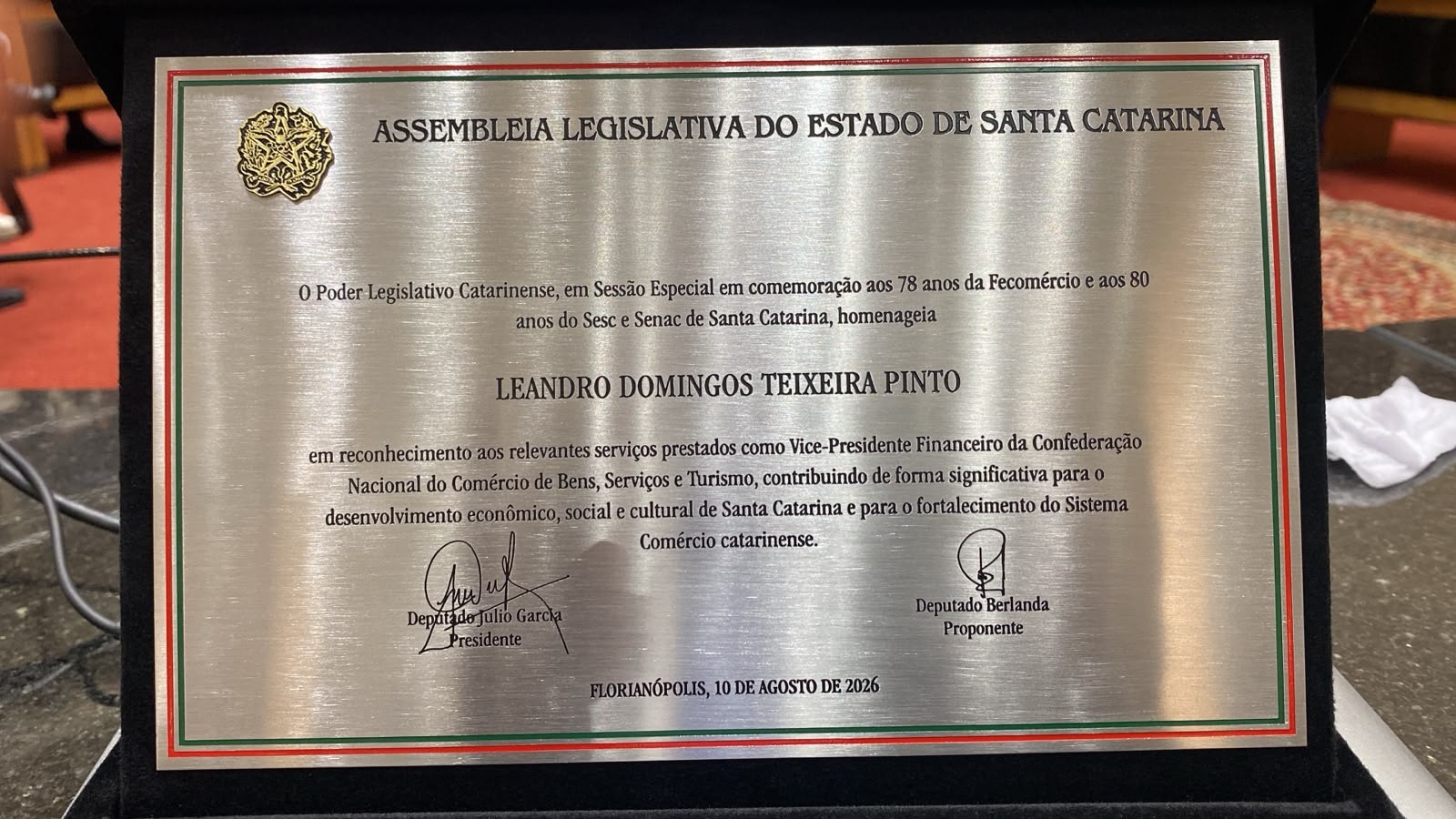 Presidente da Fecomércio Acre recebe homenagem em Santa Catarina — Foto: Alesc / Divulgação