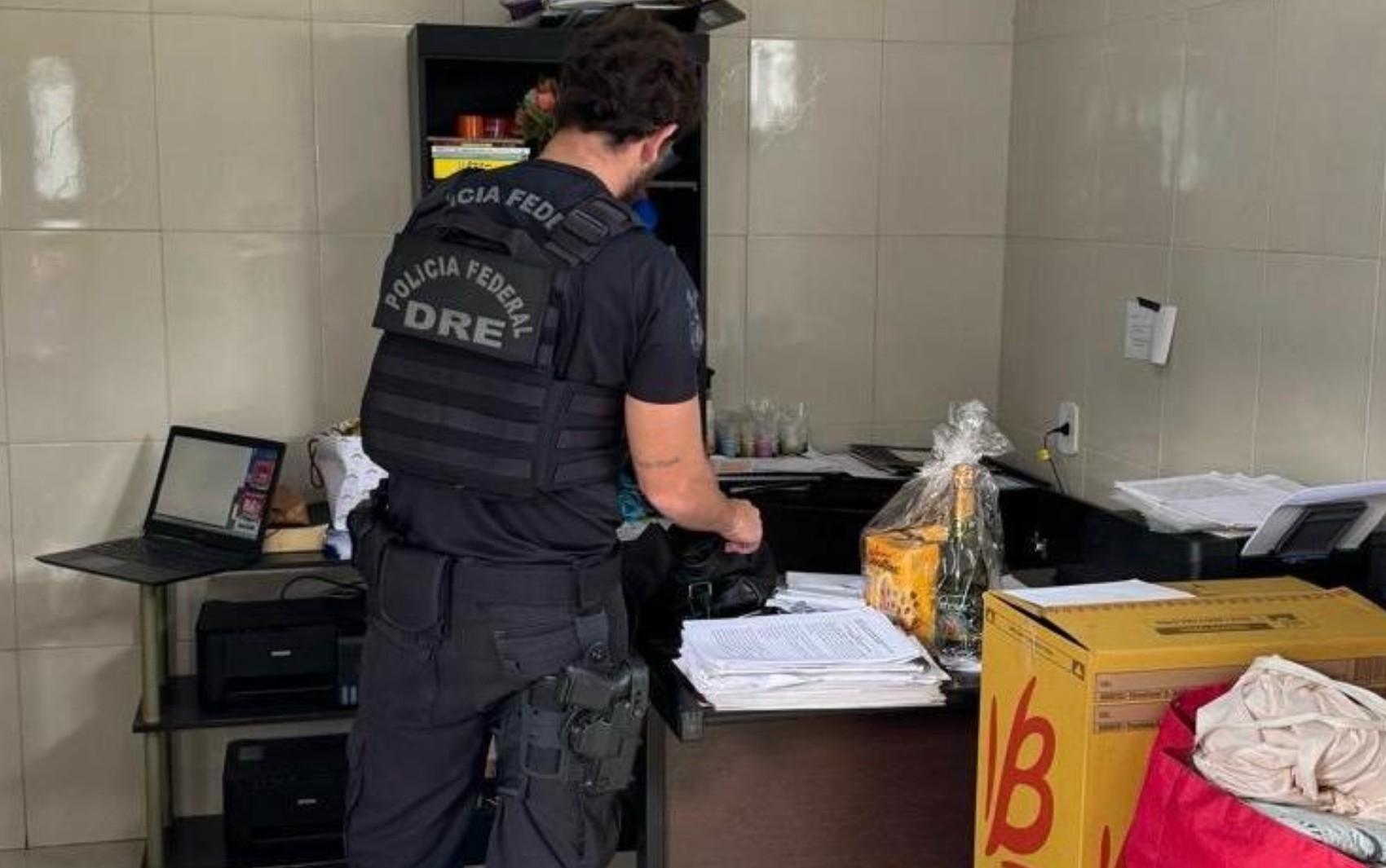 Operação contra grupo suspeito de fraudes no INSS cumpre mandados em Ipecaetá e Salvador