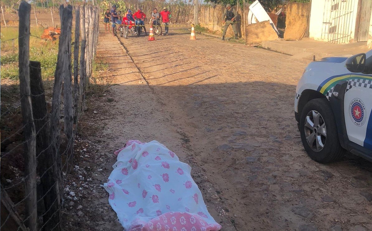 Jovem de 25 anos é morto a tiros e facadas na casa de tia no Norte do Piauí