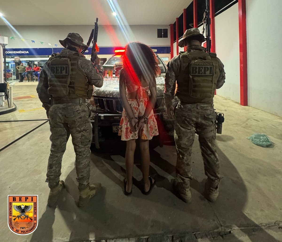 Mulher é detida com drogas e cigarros eletrônicos contrabandeados no Sul do Piauí