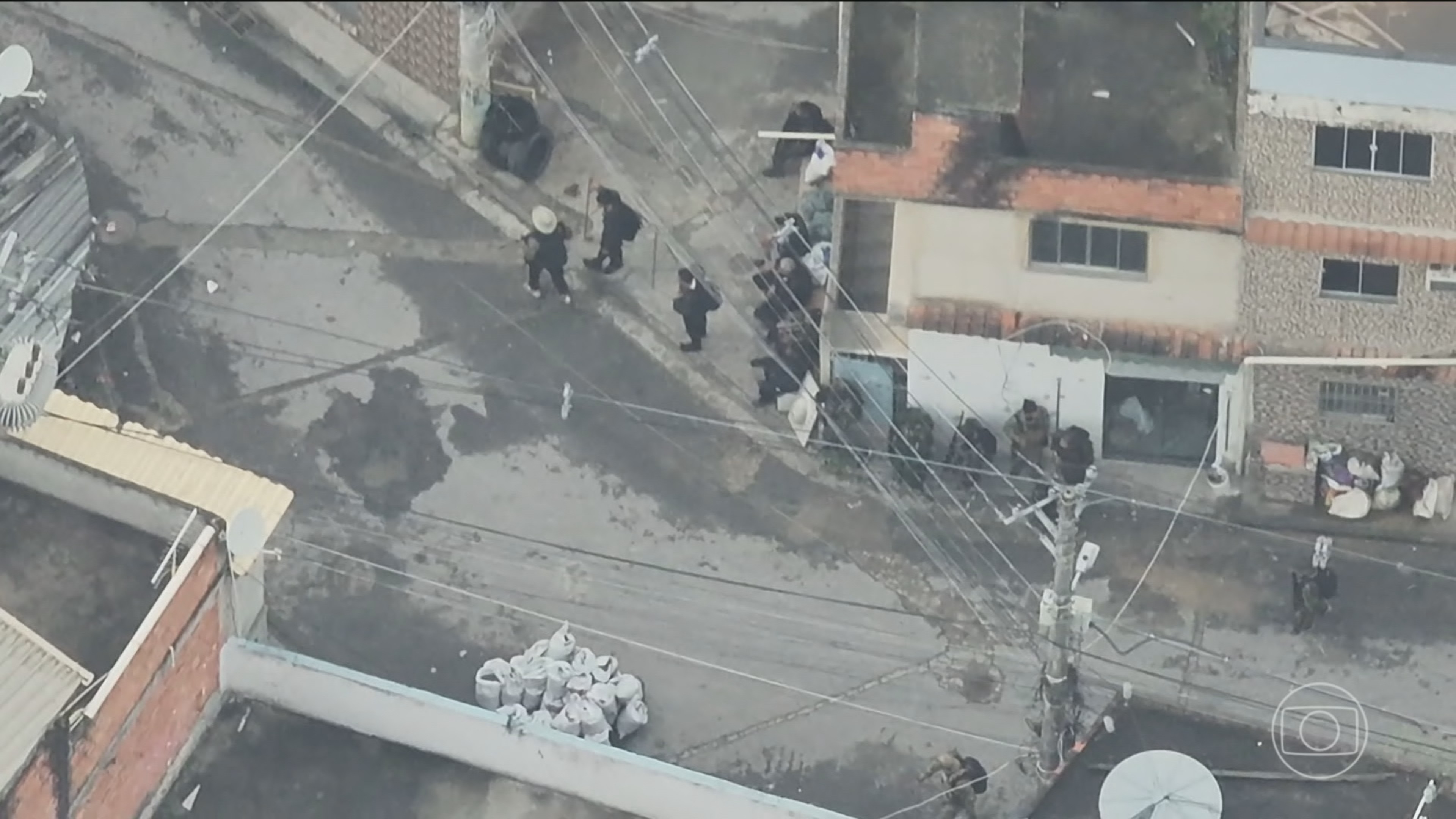 Os jovens cooptados pelo tráfico - O Assunto #1592