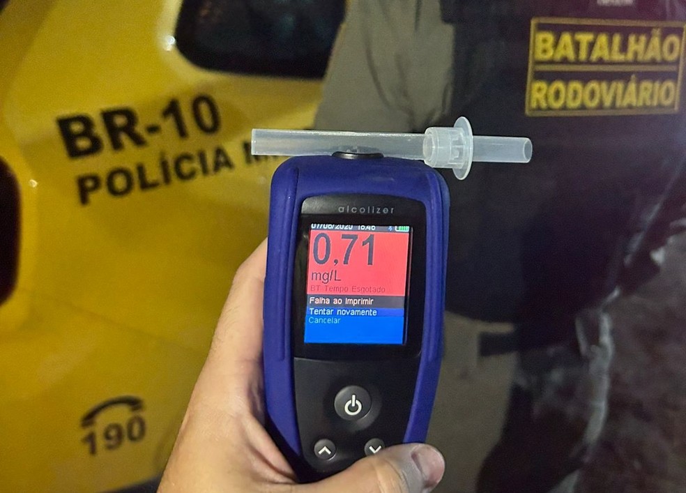 Homem foi flagrado embriagado pela segunda vez neste sábado (7) em Nísia Floresta, na Grande Natal — Foto: CPRE/Cedida