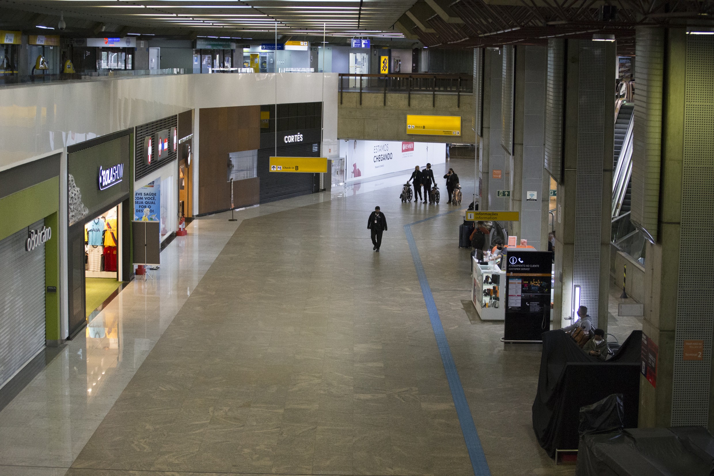 Aeroporto Internacional de SP, em Guarulhos, é notificado sobre possível ameaça à segurança; ônibus são vistoriados e nada é encontrado