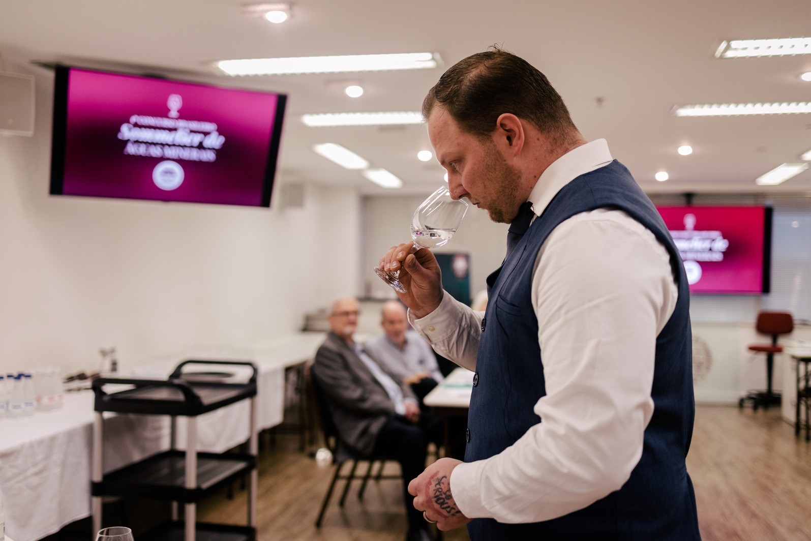Gaúcho vence 1º Concurso Brasileiro de Sommelier de Águas Minerais
