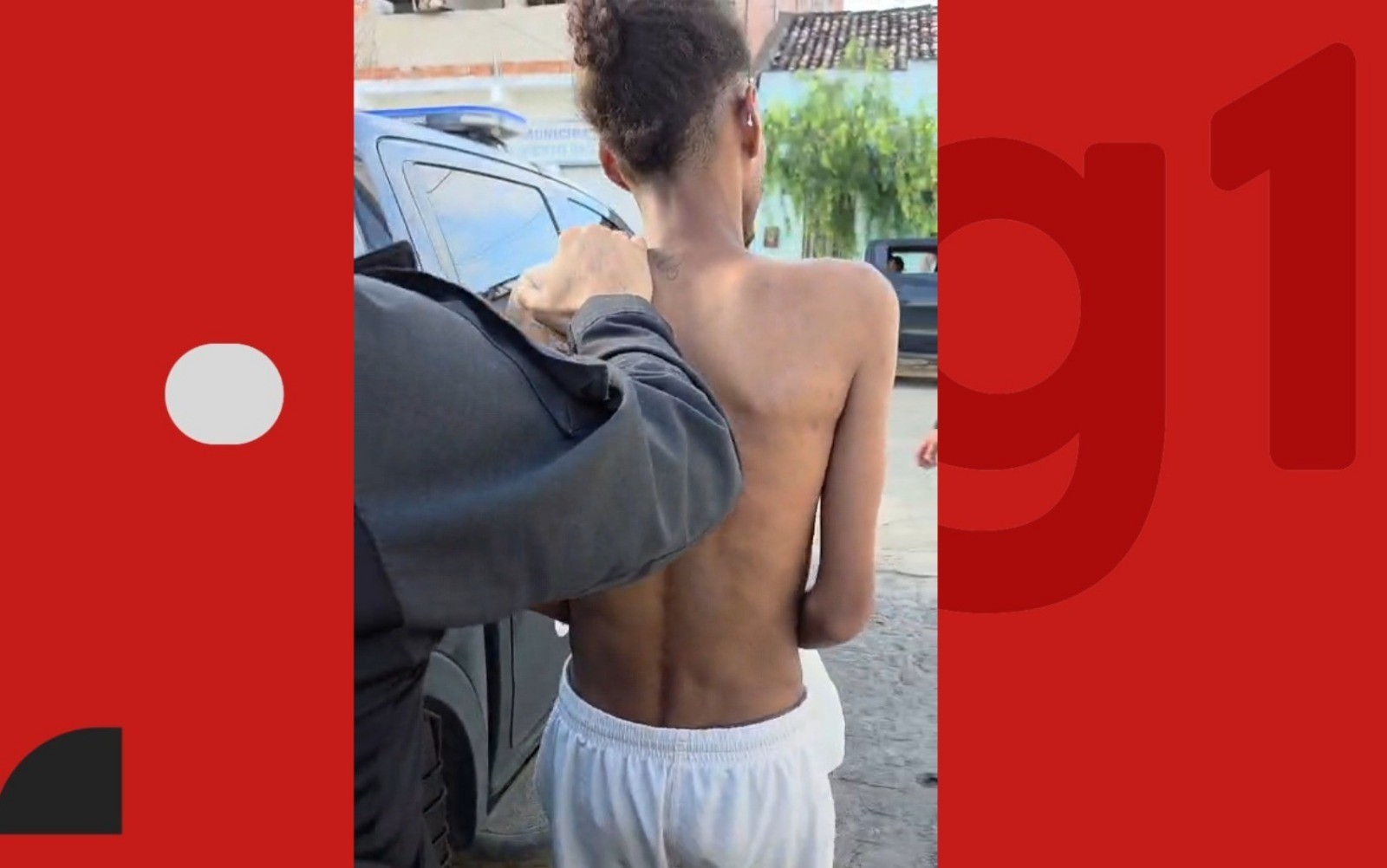 Homem é preso após fugir pelo telhado e se esconder em almoxarifado da prefeitura durante operação policial na Bahia