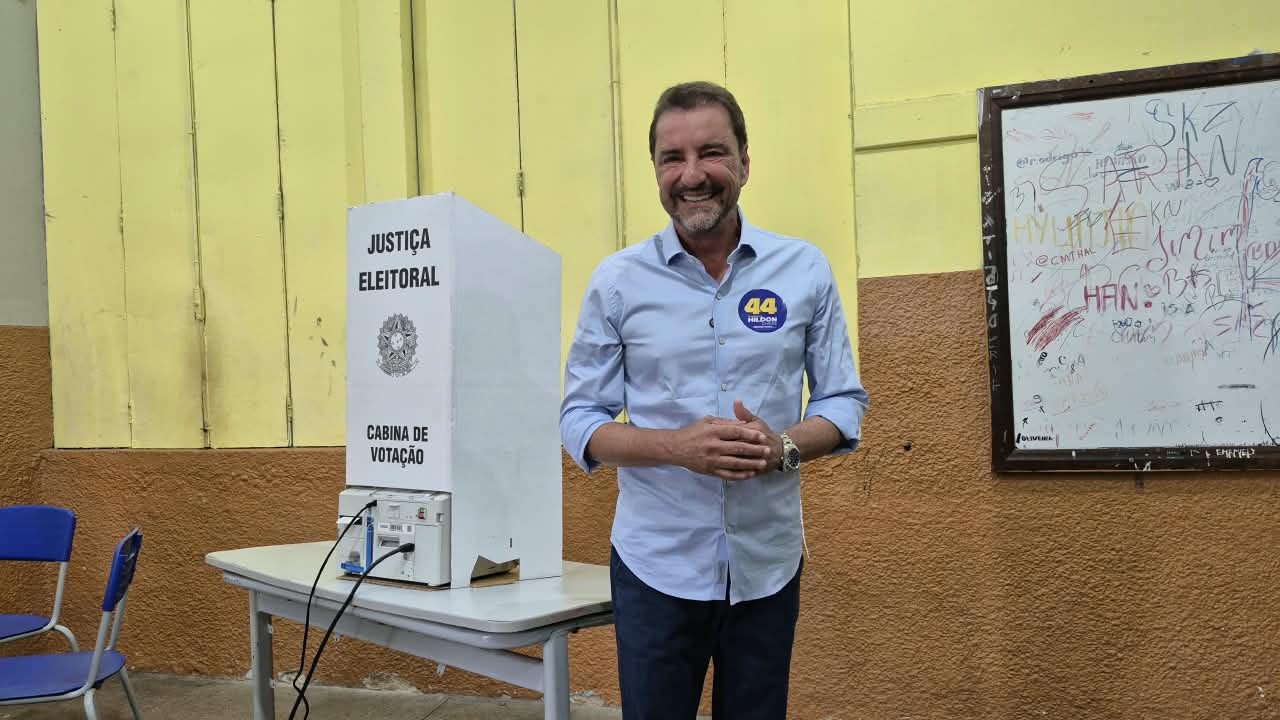 Candidato ao governo Hildon Chaves do União Brasil vota em Porto Velho