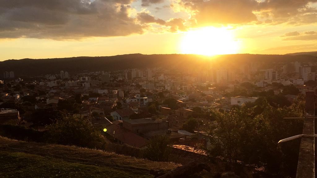 Inmet prevê máximas por volta dos 40°C e chuvas isoladas em Montes Claros na semana