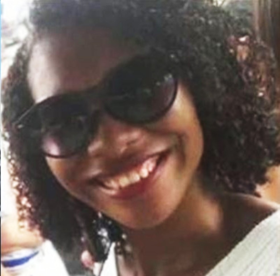 Juliane Lima Gonçalves, empregada doméstica de 29 anos, que morreu ao cair em poço de elevador no bairro da Pituba, em Salvador — Foto: Arquivo Pessoal