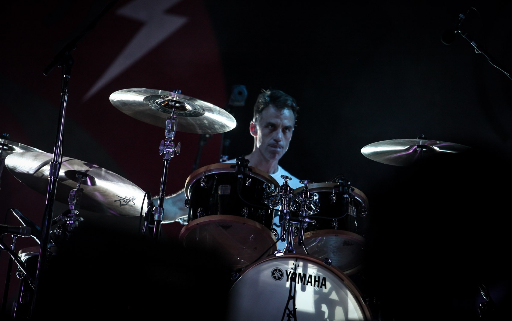 Baterista do Pearl Jam deixa a banda após 27 anos: 'foi uma jornada incrível'