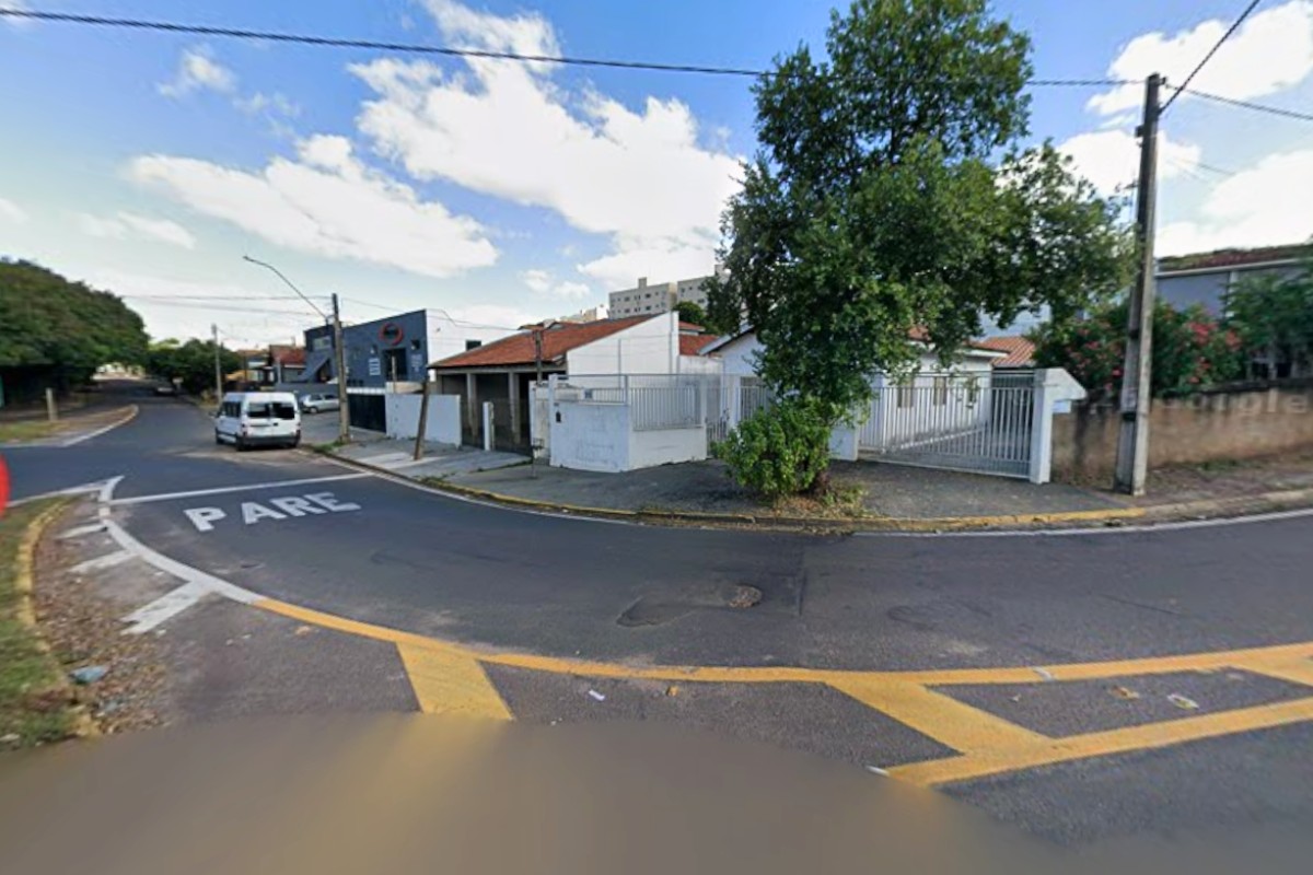 Mulher é encontrada morta perto de portão em rua de Presidente Prudente