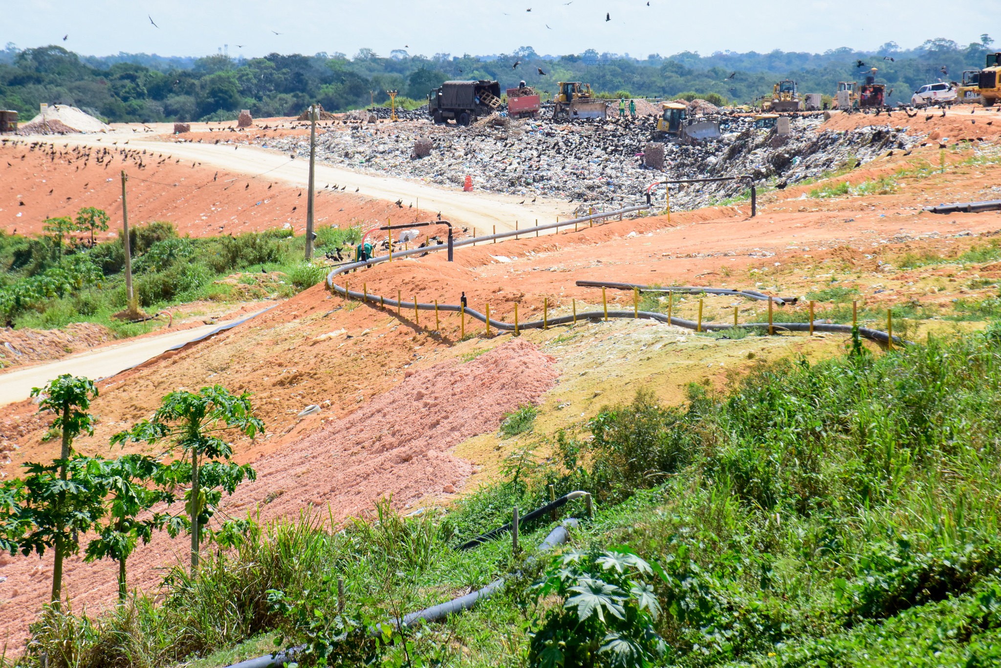 Justiça dá prazo de cinco dias para prefeitura e MP decidirem sobre situação do aterro sanitário de Manaus