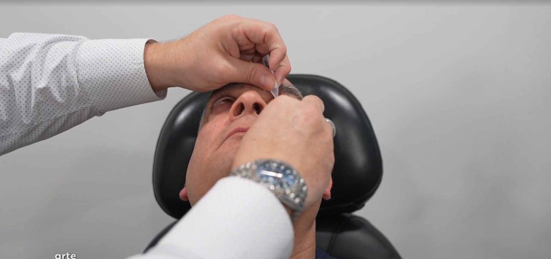 Por que pessoas com mais de 40 anos têm dificuldades de enxergar de perto