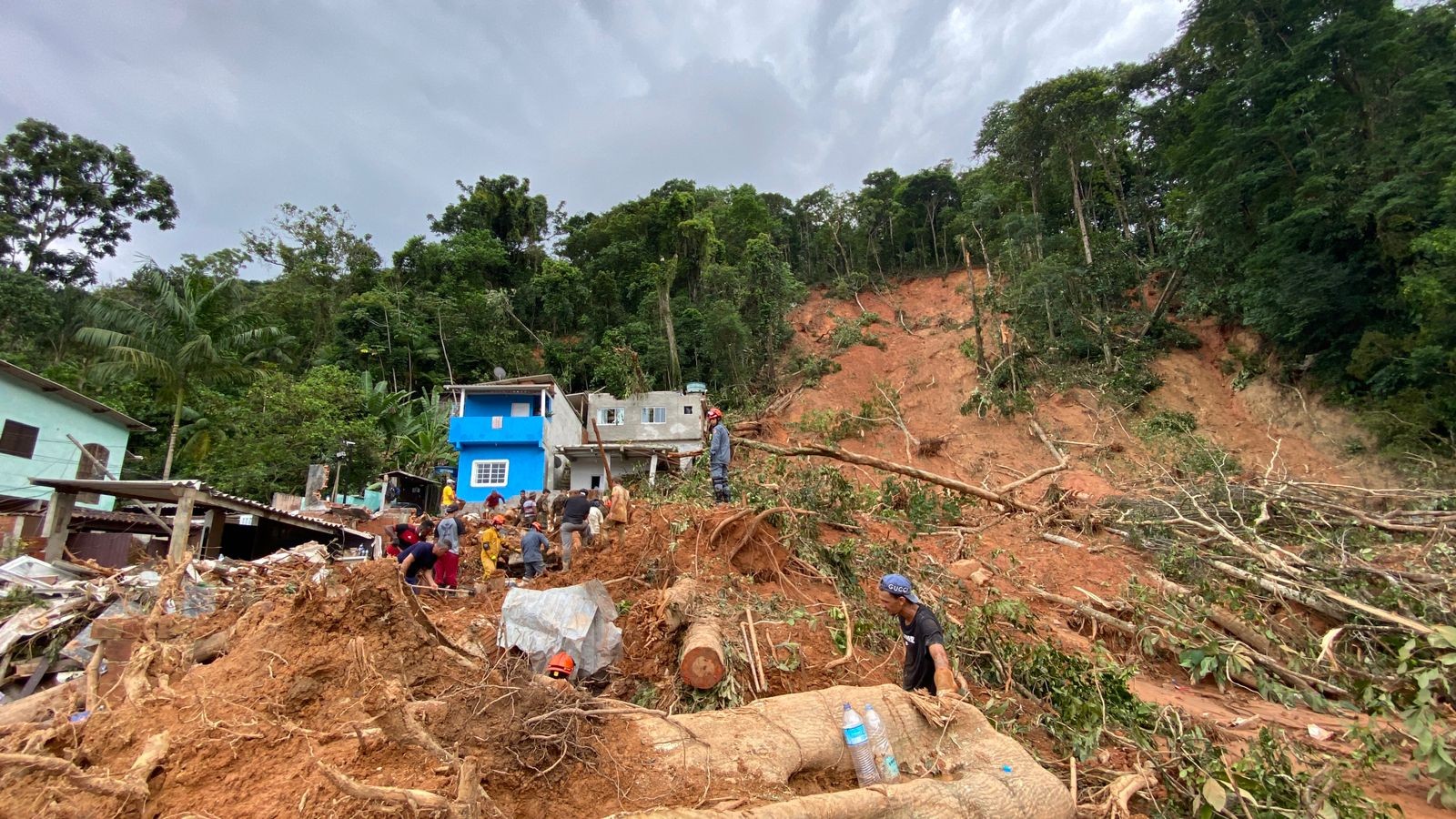 São Sebastião faz série de simulados de evacuação em áreas de risco, incluindo a Vila Sahy; veja cronograma
