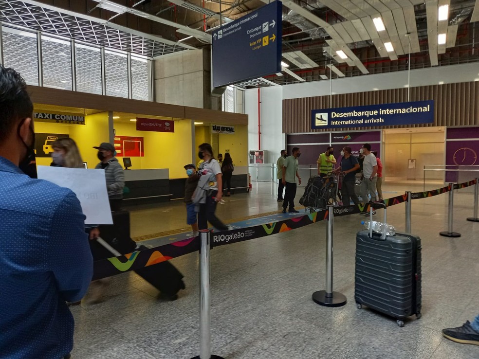 Desembarque no Aeroporto Internacional do Galeão  — Foto: Alba Valéria Mendonça/ g1/Arquivo