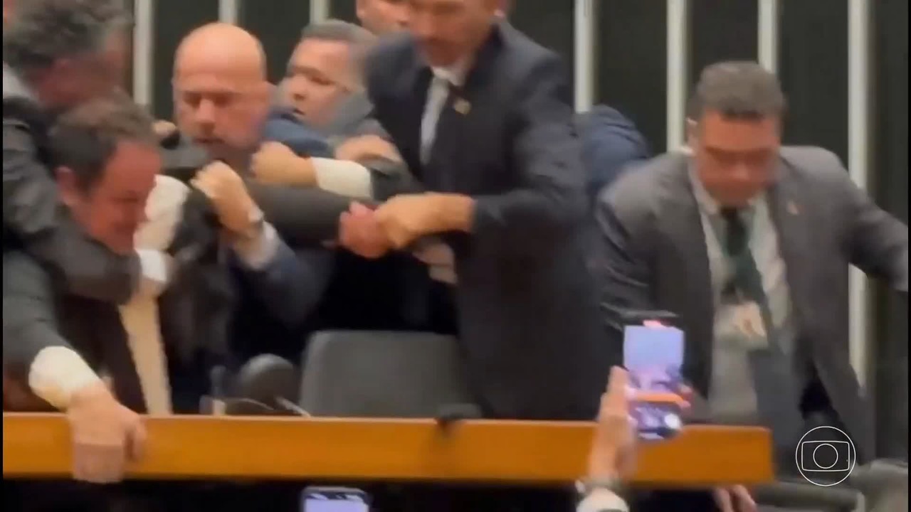 Líderes culpam Hugo Motta por confusão ao anunciar pauta surpresa