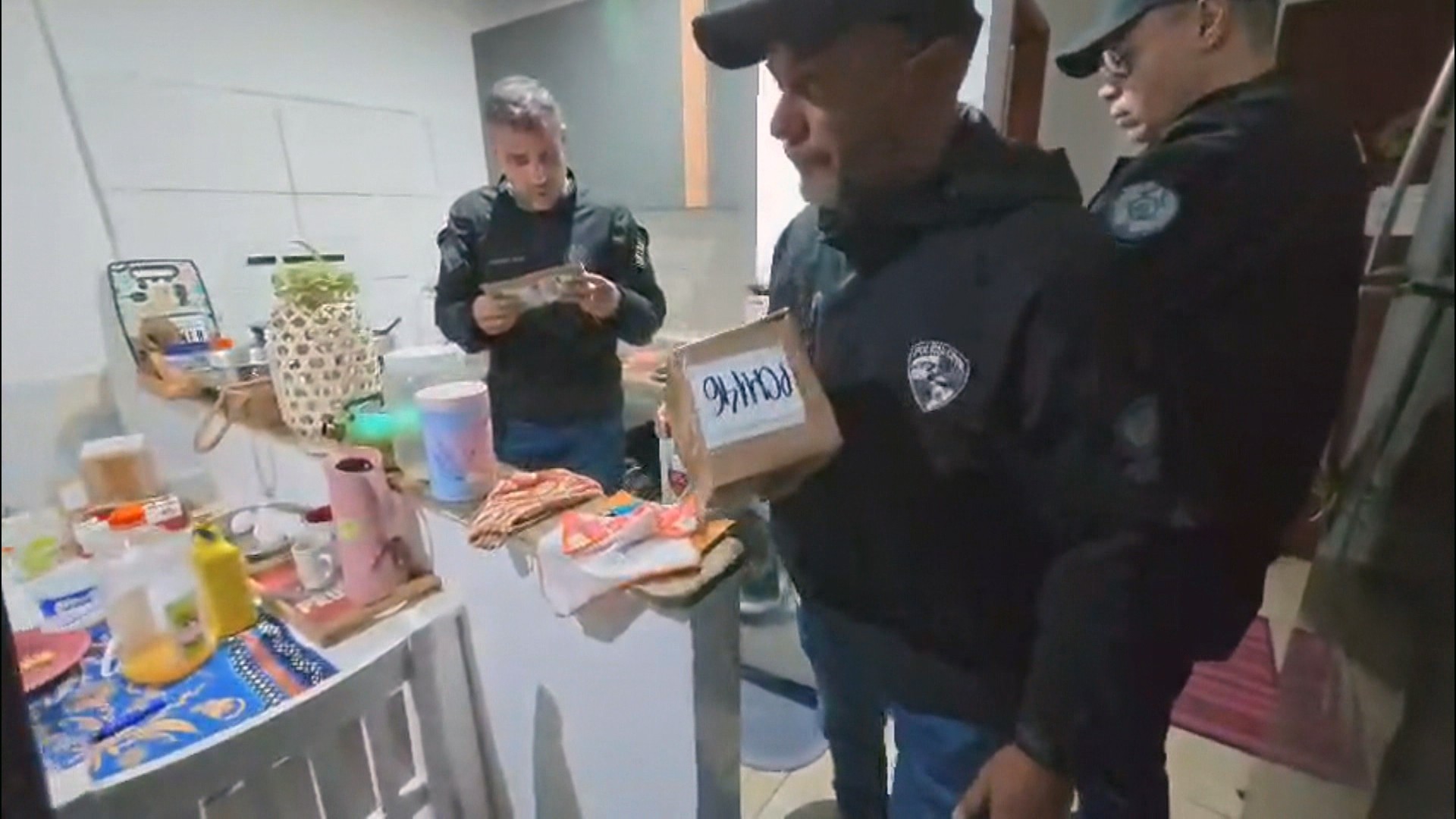 Polícia Civil faz buscas no RJ e em SP contra venda ilegal de canetas emagrecedoras
