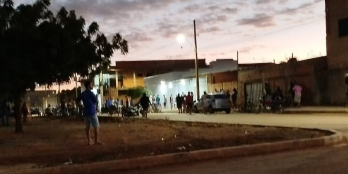 Duas pessoas são assassinadas a tiros em bar de Janaúba