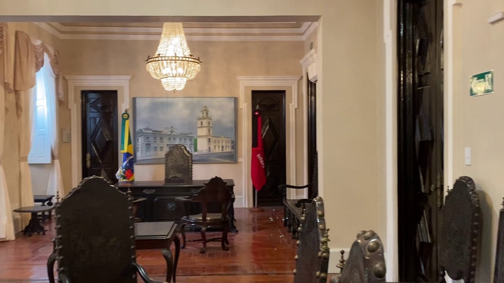 Gabinete privativo dos governadores no Palcio da Redeno  Foto: Reproduo/Flvia Freitas