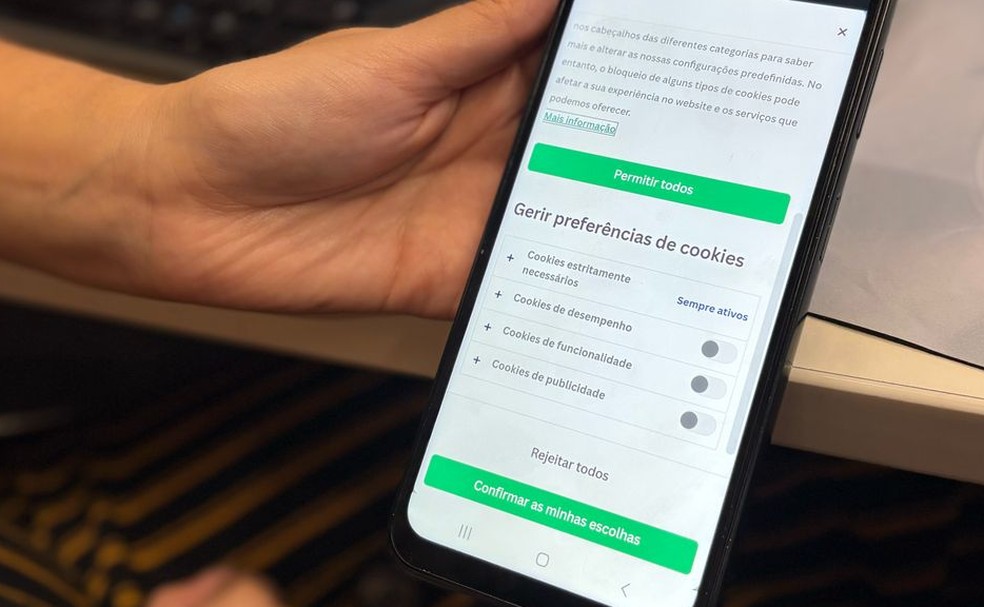 Gerenciar cookies em um site permite escolher quais tipos o usuário quer permitir — Foto: g1