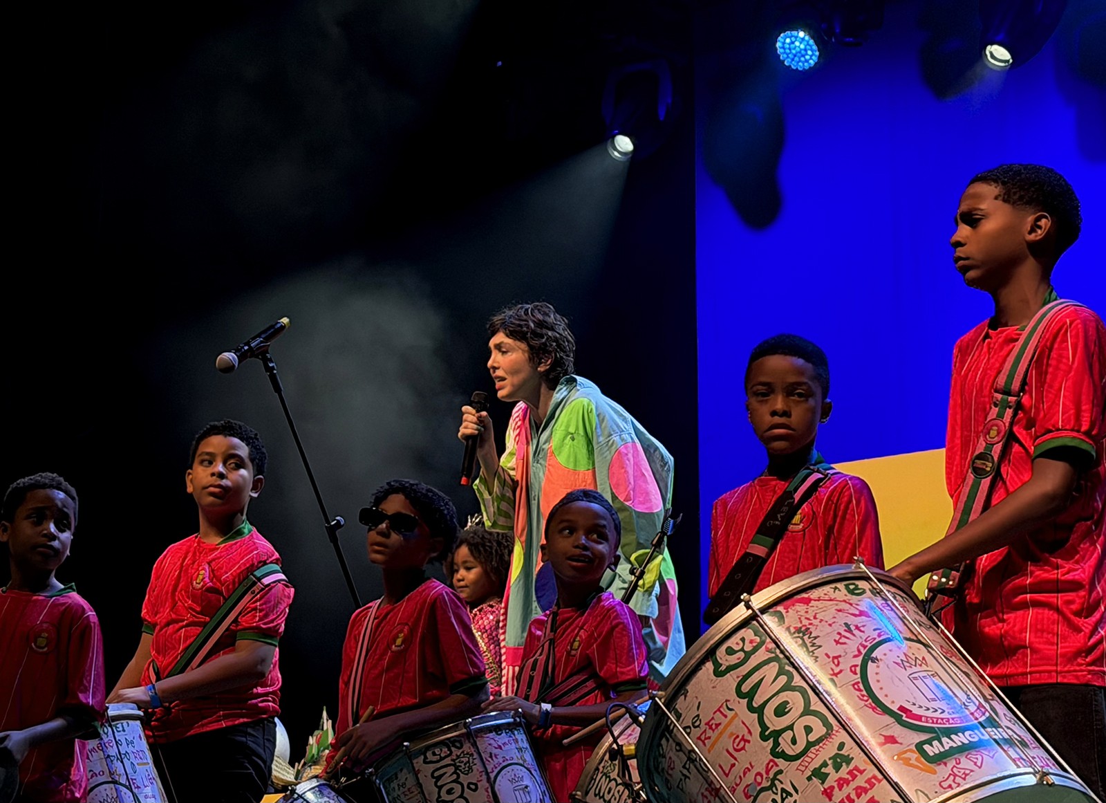 Adriana Partimpim põe Mangueira do Amanhã na 'avenida' na volta do show ‘O quarto no palco’ ao Rio de Janeiro
