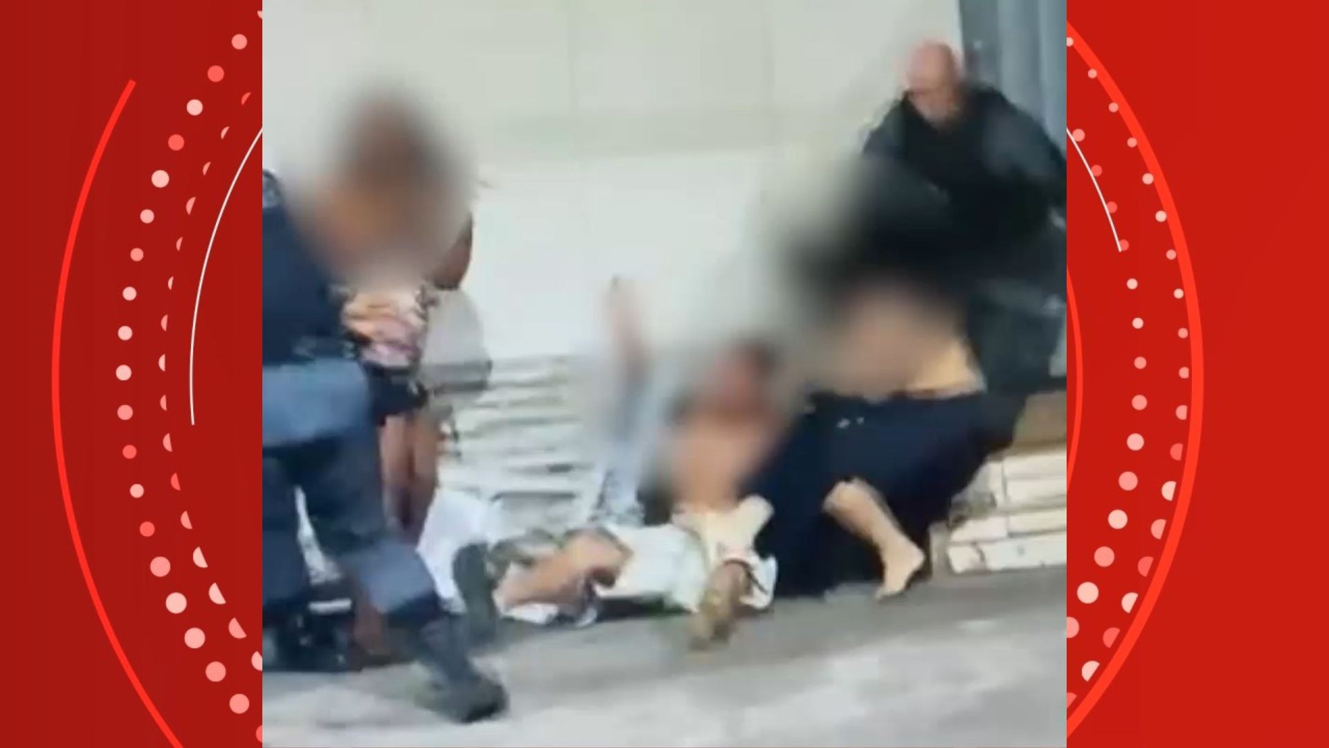 VÍDEO: mulher leva chute no peito de PM durante abordagem policial na Serra