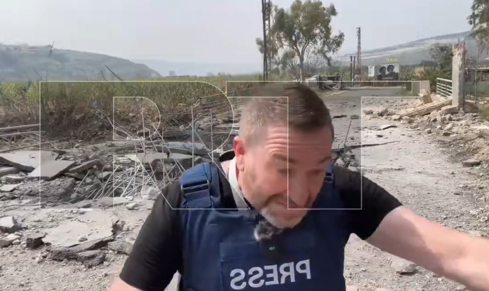 VÍDEO: Repórter escapa por pouco de míssil durante transmissão no sul do Líbano 