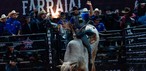 Alisson de Souza montou o touro Relíquia da Patroa no Round Final e conquistou o título da etapa da PBR da Festa do Peão de Americana, neste domingo (7) — Foto: Thomaz Marostegan