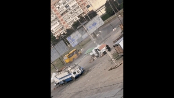 Ucrânia acusa Rússia de crime de guerra após vídeo mostrar 'safári' de drone contra vendedor