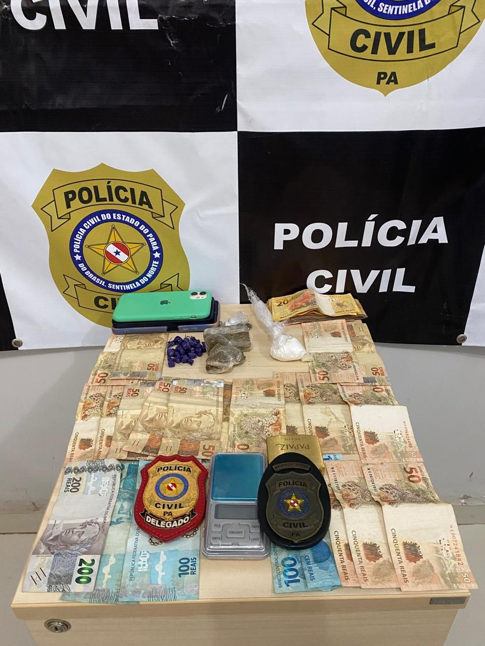 Homem é preso com drogas, celulares e dinheiro em operação no município de Oeiras do Pará