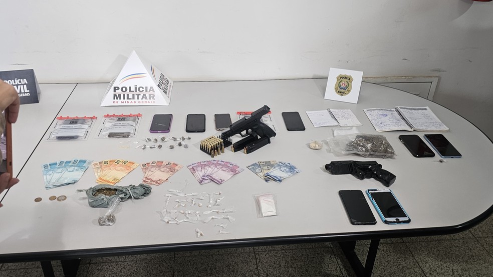 Mais materiais apreendidos pelos policiais — Foto: Polícias Civil e Militar