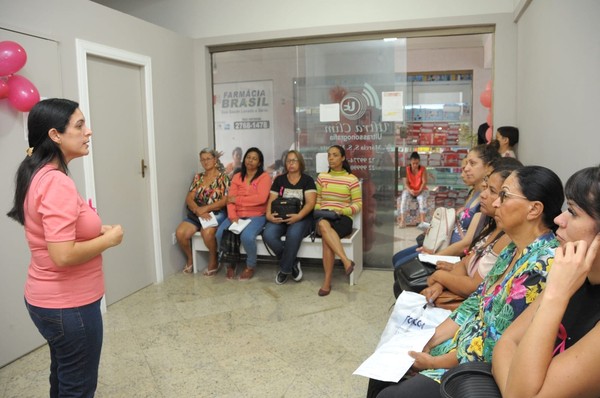 Mulheres receberam orientações durante mutirão de ultrassonografia das mamas em Quissamã — Foto: Prefeitura de Quissamã/Divulgação