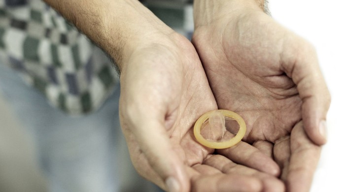 Tirou a camisinha sem me falar': entenda o stealthing, viol&ecirc;ncia sexual que pode  ser alvo de processo | Sexualidade | G1