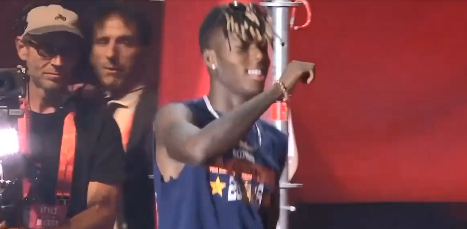 Nico Williams dança Passinho do Jamal na festa da Espanha em comemoração ao título da Copa do Mundo; VÍDEO