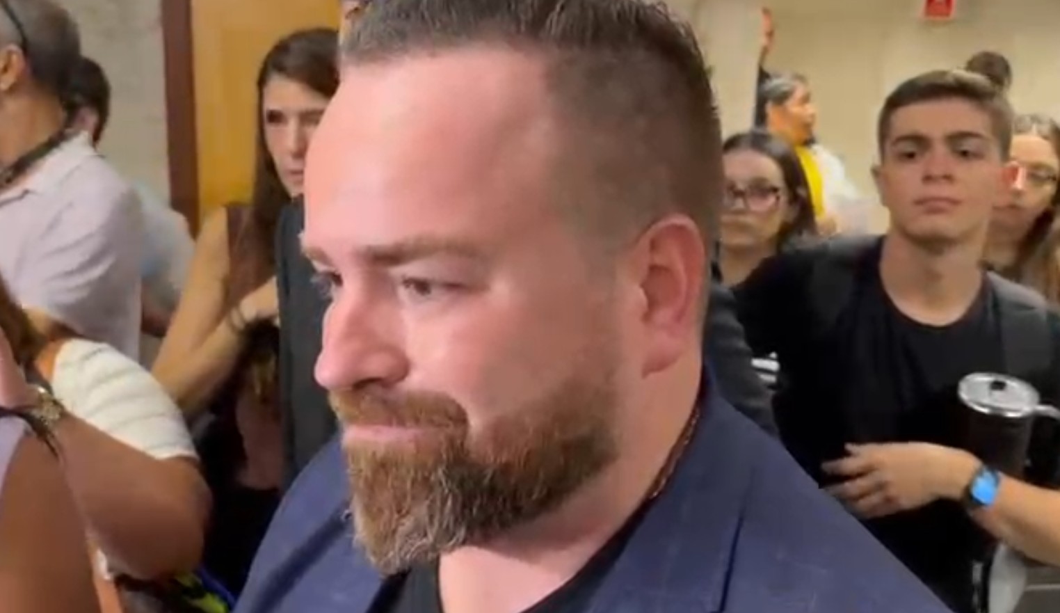 ‘Assassinaram meu filho pela segunda vez’, diz Leniel Borel após julgamento adiado e Monique solta