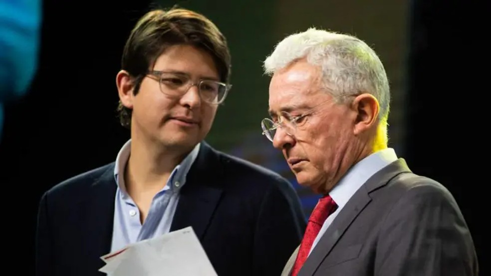 Com o apoio do ex-presidente Álvaro Uribe, Miguel Uribe Turbay se tornou um dos senadores mais populares do país. — Foto: Getty Images via BBC