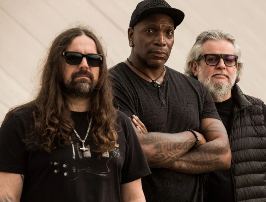 Sepultura perde baterista e anuncia Greyson Nekrutman como substituto  dias antes da última turnê da banda